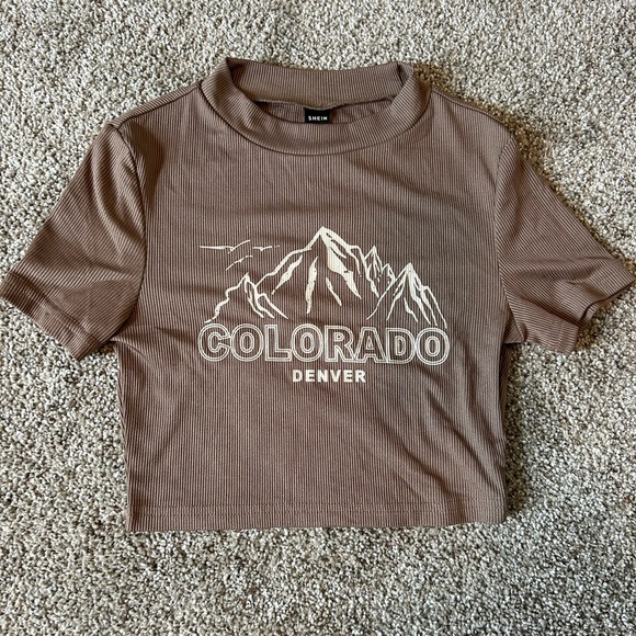 Brown Denver Colorado crop T - Picture 1 of 2